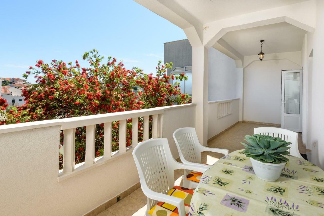Apartmani Beran Seget Vranjica Exterior foto