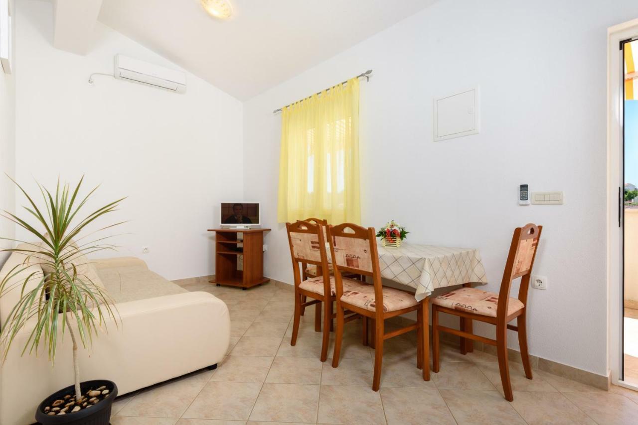 Apartmani Beran Seget Vranjica Exterior foto